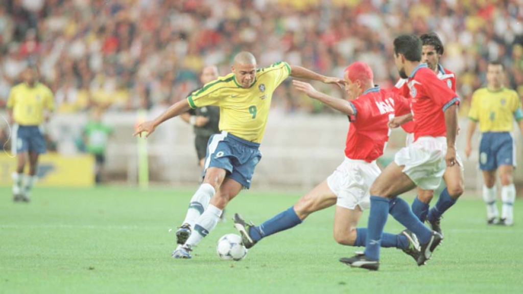 Em 1998, Chile chegou à Copa com 'a melhor dupla de ataque' do
